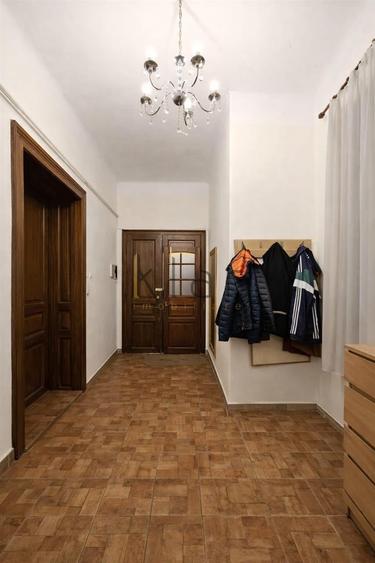 Apartament cu 4 camere circular în Central