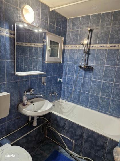 Apartament cu 3 camere decomandat, mobilat în Berceni