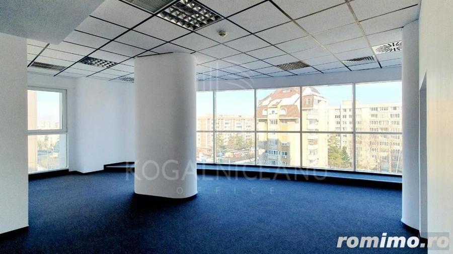 Spațiu comercial, de 386.4 mp, în Centrul Civic
