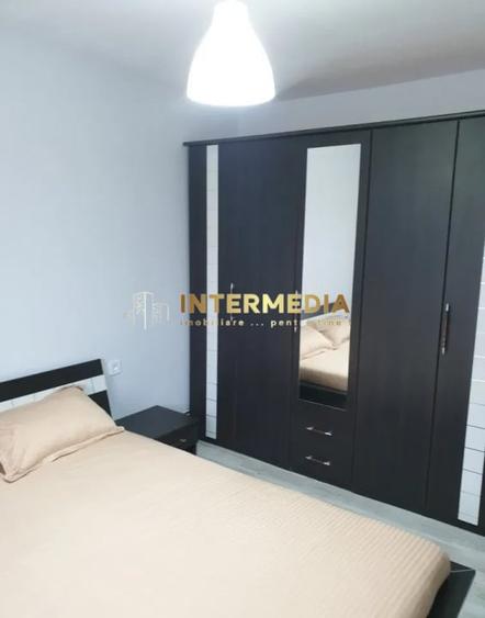 Apartament cu 3 camere decomandat, mobilat în Cetate