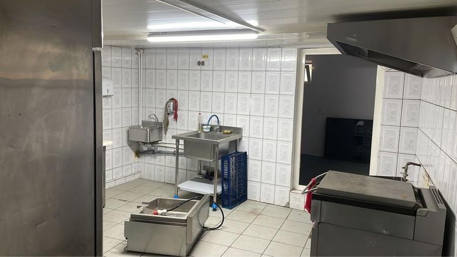 Spațiu comercial, de 100 mp, în Central