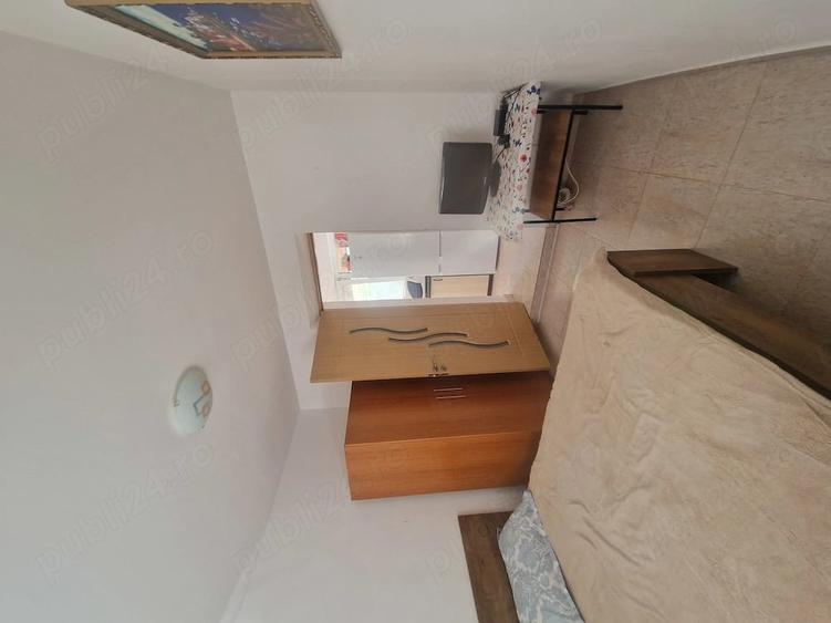 Casă cu 2 camere cu Teren 20 Mp în Piața Veche