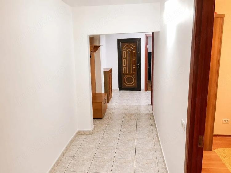 Apartament cu 3 camere decomandat în Faleza Nord