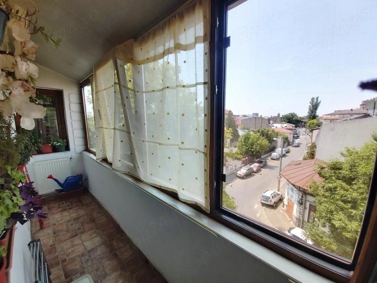 Apartament cu 4 camere decomandat în Foișorul de Foc