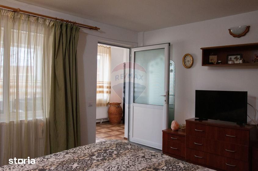 Casă cu 7 camere cu Teren 607 Mp în Central