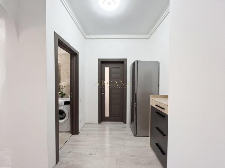 Apartament cu 3 camere semidecomandat, mobilat în Semicentral