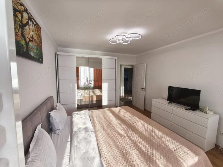 Apartament cu 3 camere decomandat în Faleză