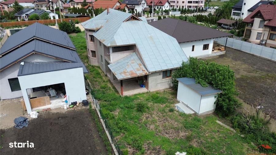 Casă cu 4 camere în Petrești