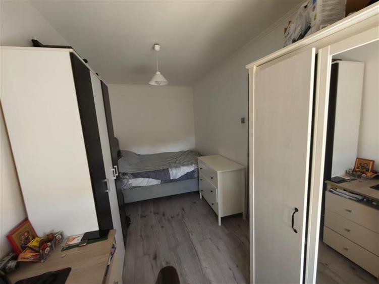 Apartament cu 3 camere semidecomandat, mobilat în Tătărași