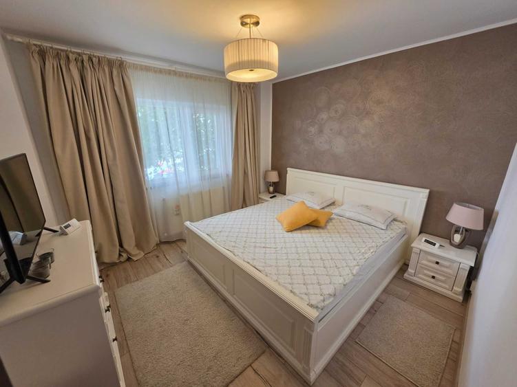 Apartament cu 4 camere decomandat în Tomis Nord