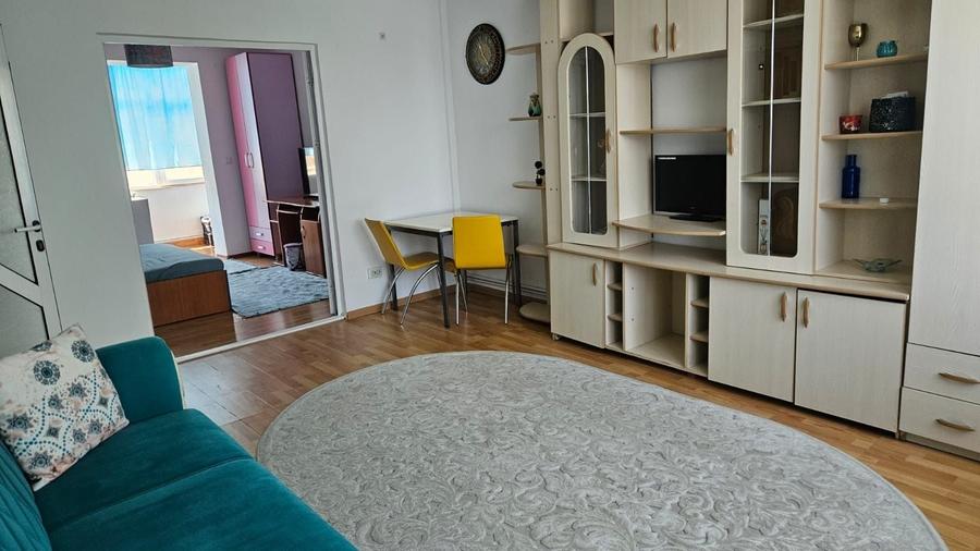 Apartament cu 2 camere semidecomandat în Centrul Vechi