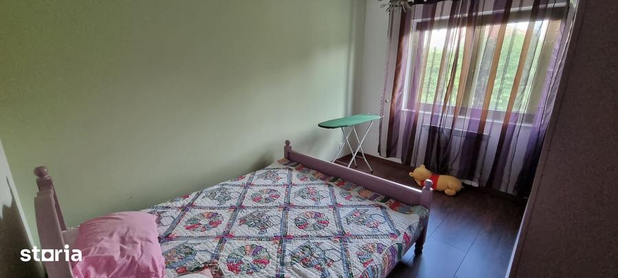 Casă cu 5 camere cu Teren 2000 Mp în Central