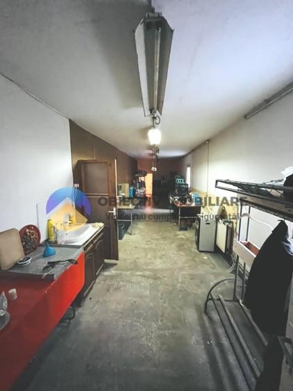 Casă individuală cu 5 camere cu Teren 2189 Mp în Roznov