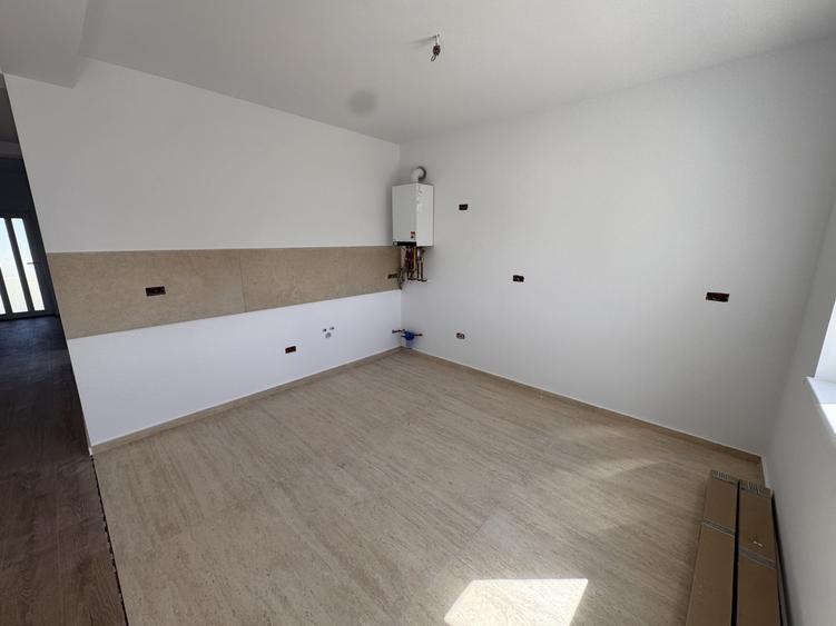 Duplex cu 3 camere cu Canalizare în Moșnița Nouă