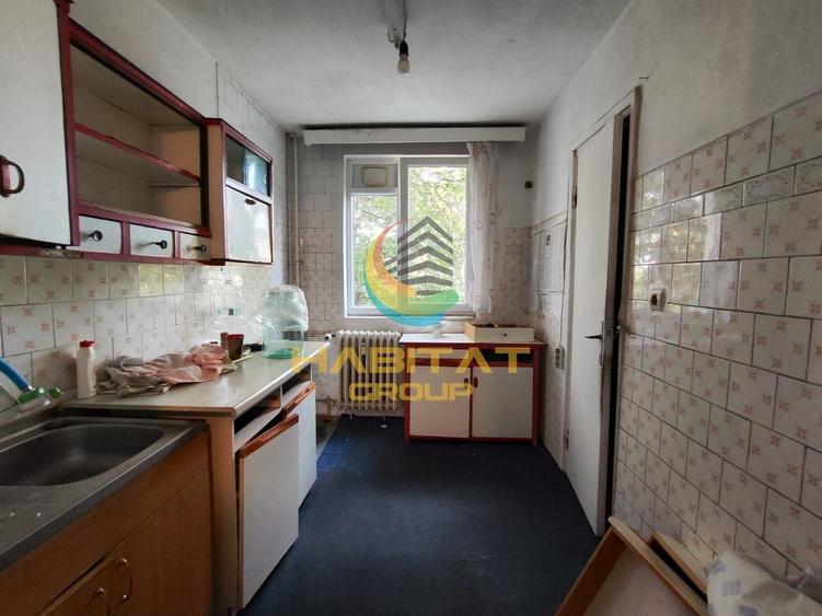 Apartament cu 3 camere decomandat în Giurgiului