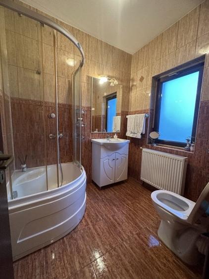 Casă individuală cu 4 camere cu Canalizare în Brănești