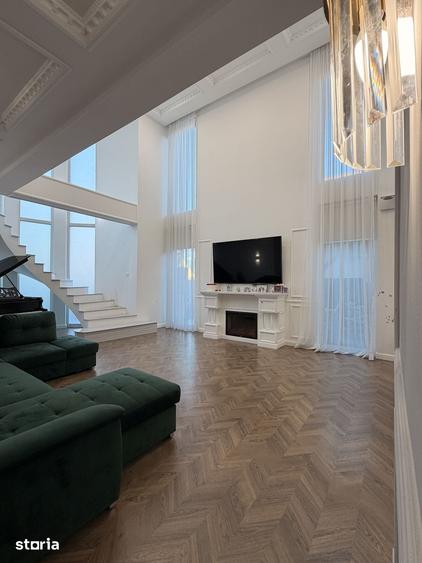 Casă cu 10 camere cu Teren 430 Mp în Sântandrei