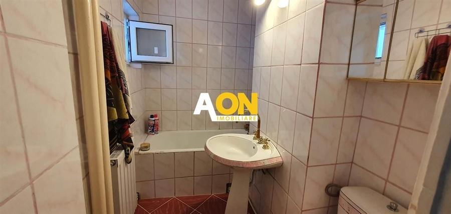 Apartament cu 4 camere decomandat, mobilat în Cetate