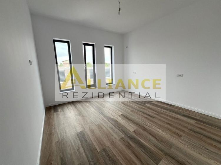 Casă individuală cu 3 camere decomandat cu Canalizare în Berceni