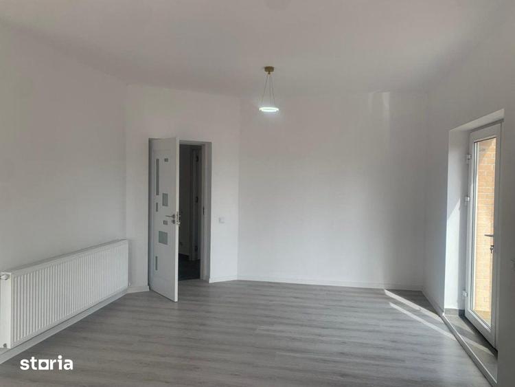 Casă cu 5 camere cu Teren 395 Mp în Central