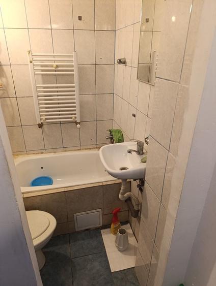 Garsonieră decomandată în Est