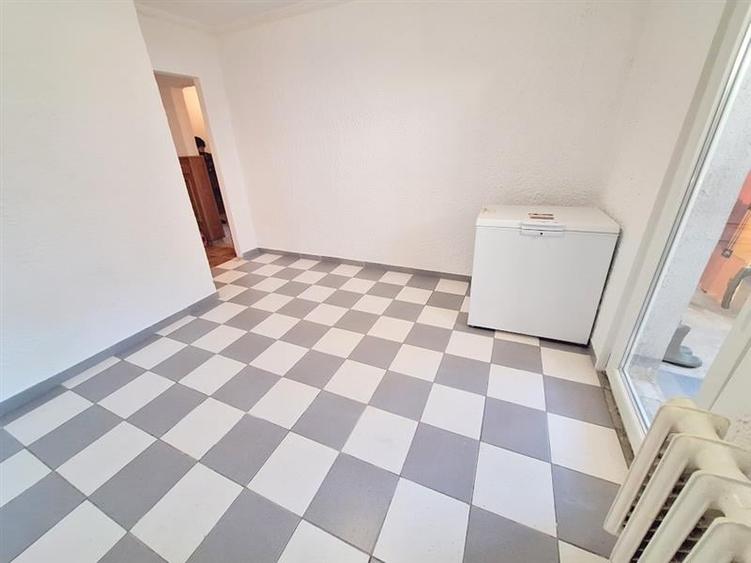 Apartament cu 3 camere decomandat în Narcisa