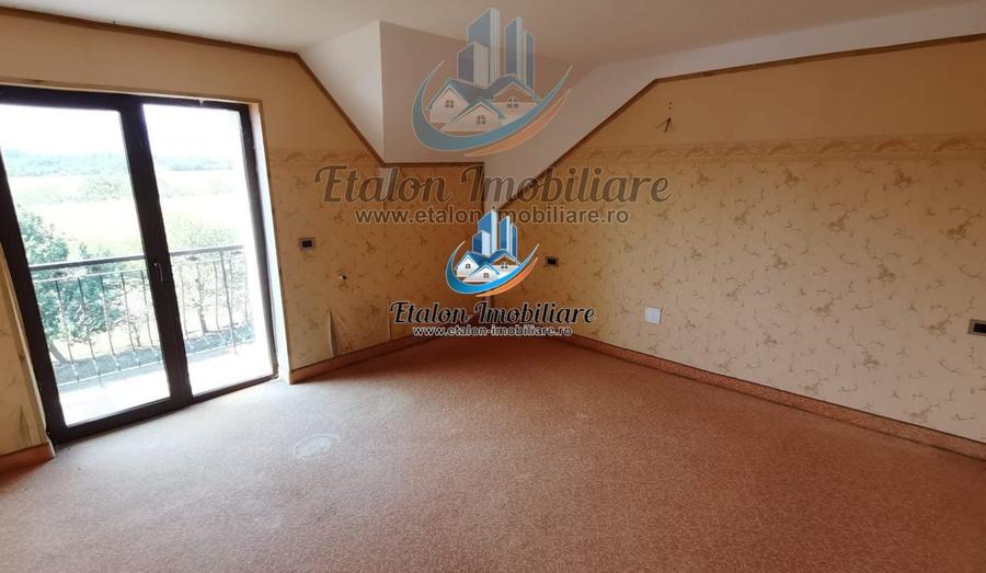 Hotel/Pensiune, de 1,390 mp, în Periferie