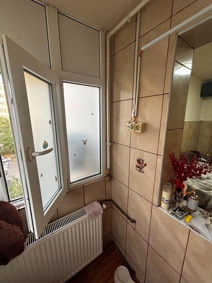 Apartament cu 3 camere decomandat, mobilat în Rahova