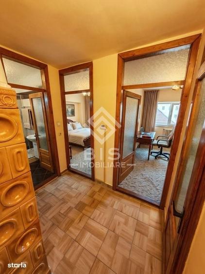 Apartament cu 4 camere decomandat în Central