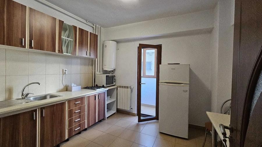 Garsonieră decomandată în Calea Călărașilor