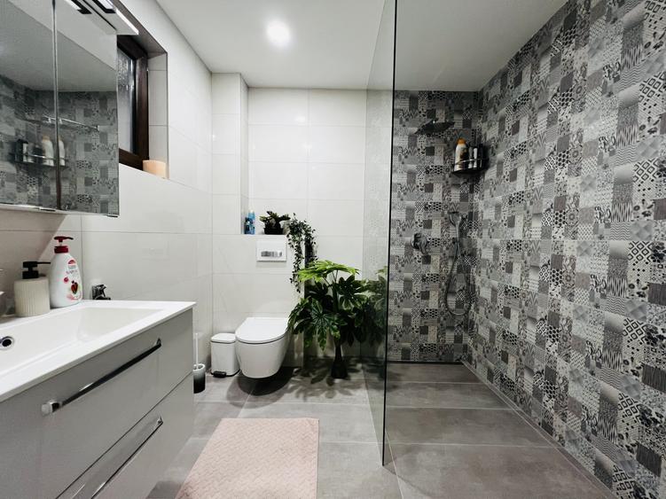 Casă individuală cu 5 camere cu Canalizare în Sânmihaiu German