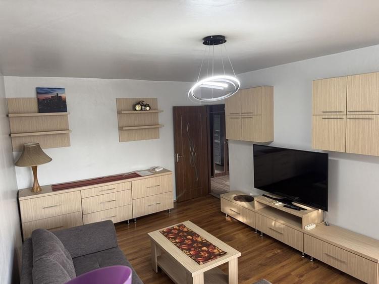 Apartament cu 2 camere decomandat în Soarelui