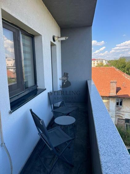Apartament cu 2 camere semidecomandat, mobilat în 1 Mai