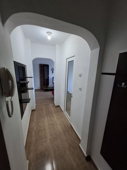 Apartament cu 2 camere semidecomandat în Tomis Nord