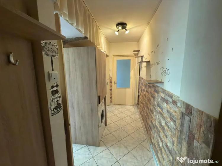 Apartament cu 2 camere semidecomandat în Malu Roșu
