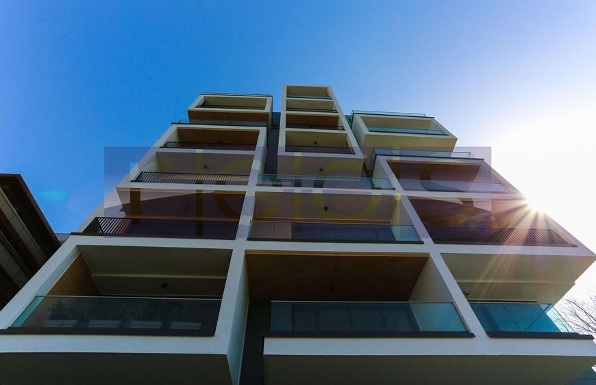 Apartament cu 3 camere decomandat în Floreasca