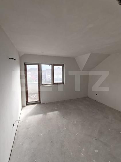 Apartament cu 3 camere decomandat în Careiului