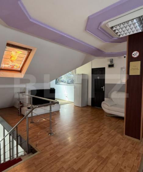 Apartament cu 5 camere decomandat în Central