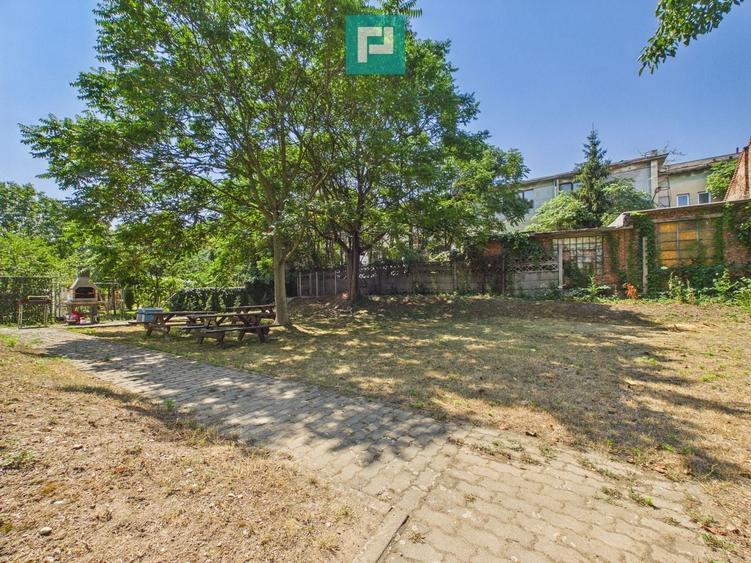 Casă individuală cu 18 camere cu Canalizare în Ultracentral