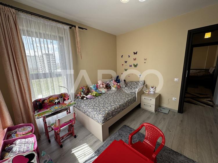 Apartament cu 3 camere decomandat, mobilat în Mihai Viteazul