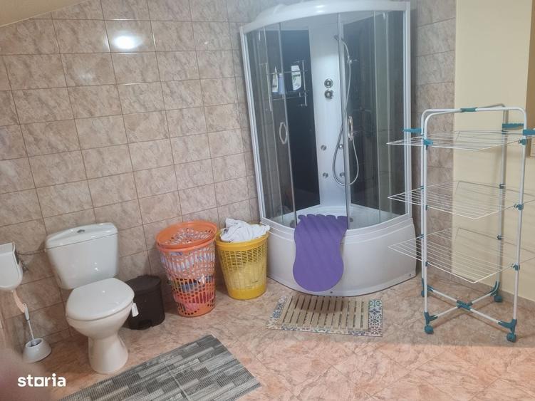 Casă cu 3 camere decomandat în Strei
