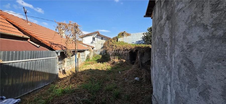 Teren de 142 mp, în Central
