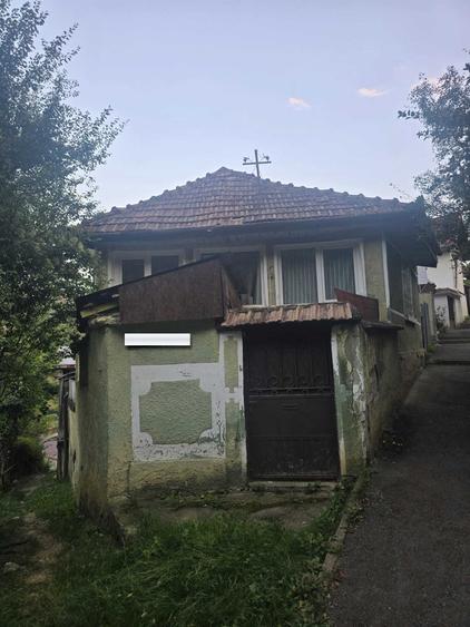 Casă cu 3 camere în Schei