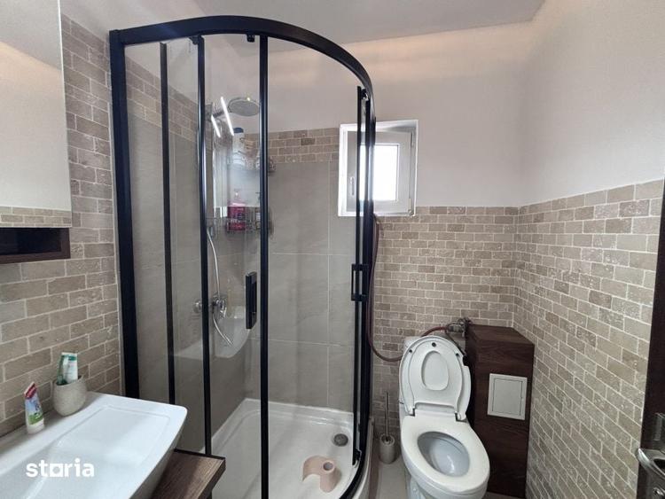 Apartament cu 4 camere decomandat în Între Lacuri