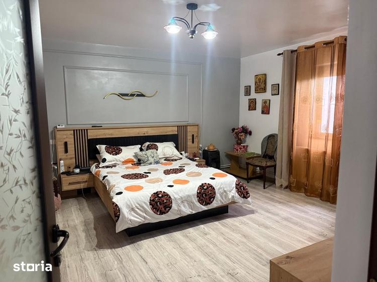 Casă cu 5 camere cu Teren 190 Mp în Chercea