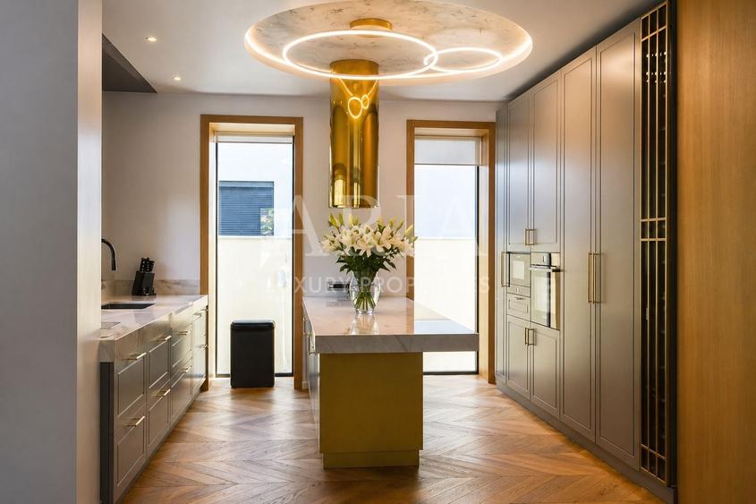 Casă individuală cu 8 camere cu Piscina în Băneasa