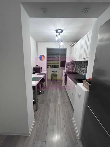 Apartament cu 3 camere decomandat în Liviu Rebreanu