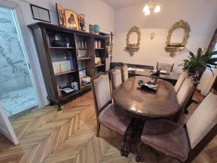 Apartament cu 3 camere decomandat în Ghiroda