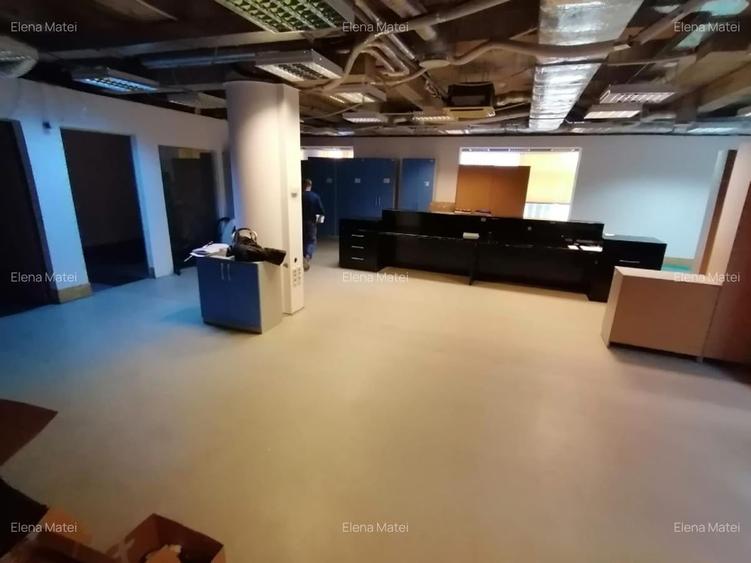 Birou, de 225 mp, în Universitate