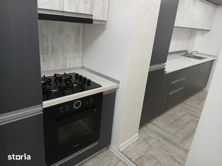 Apartament cu 3 camere semidecomandat în Central
